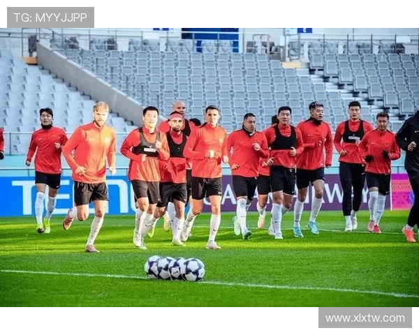 首尔外援后卫亚赞谈防守费利佩：团队协作才是关键