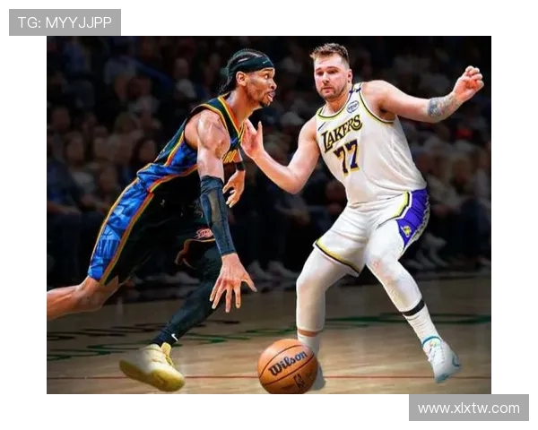 原创美媒评论，杨翰森连续作战，身边队员堪比东契奇亚历山大